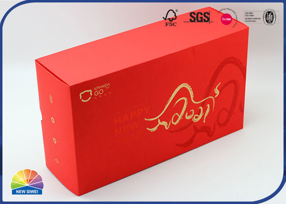 Roter Einsatz Papp-Faltschachtel-Gold-Logo Pack Present Withs C1S